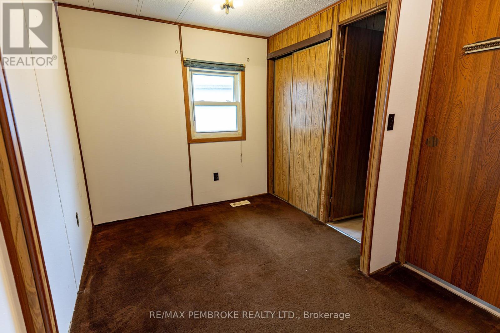 94 PINEHURST ESTATES - 24
