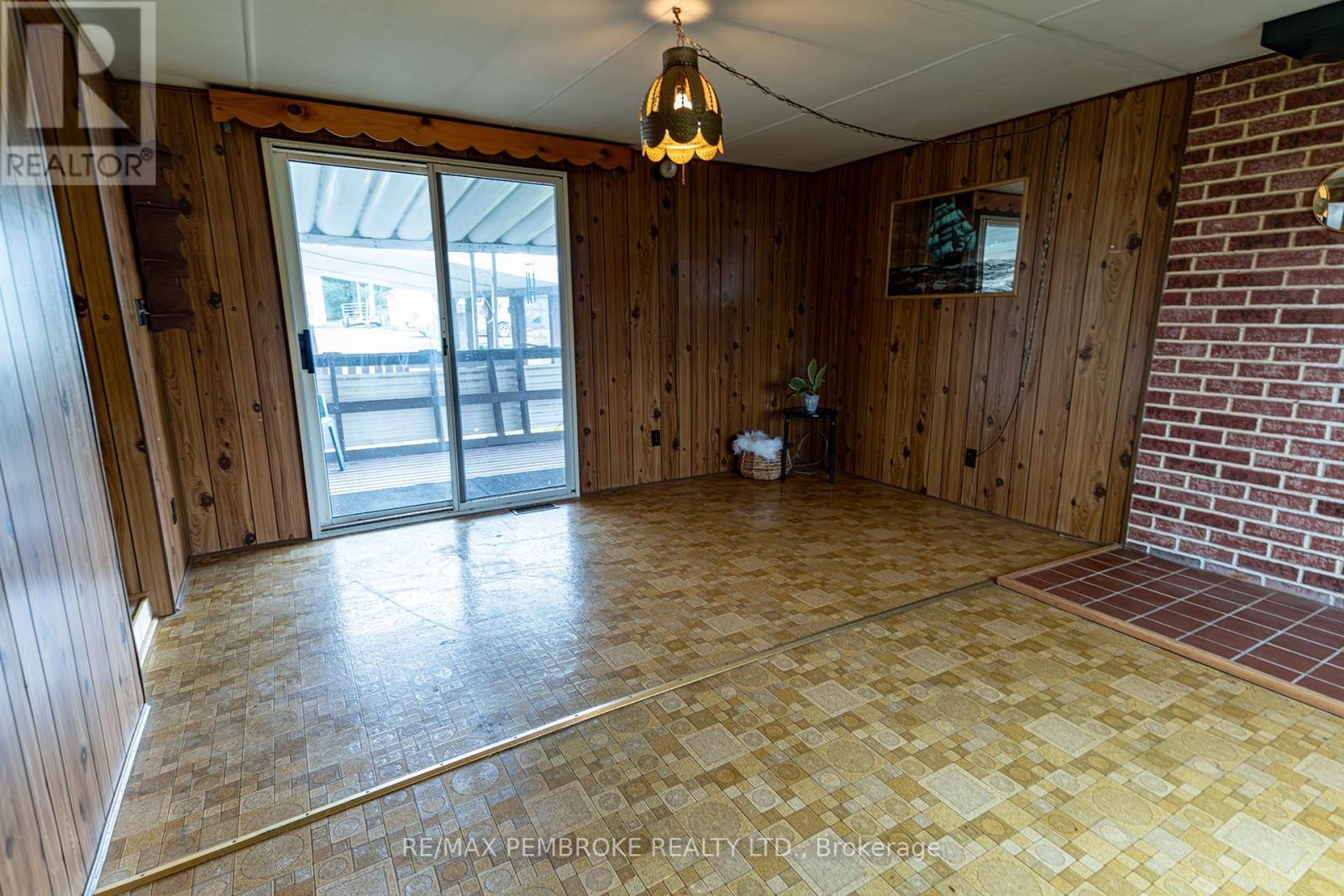 94 PINEHURST ESTATES - 26