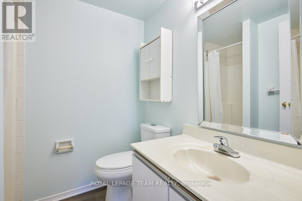 #202 2 TERRACE DRIVE - 20