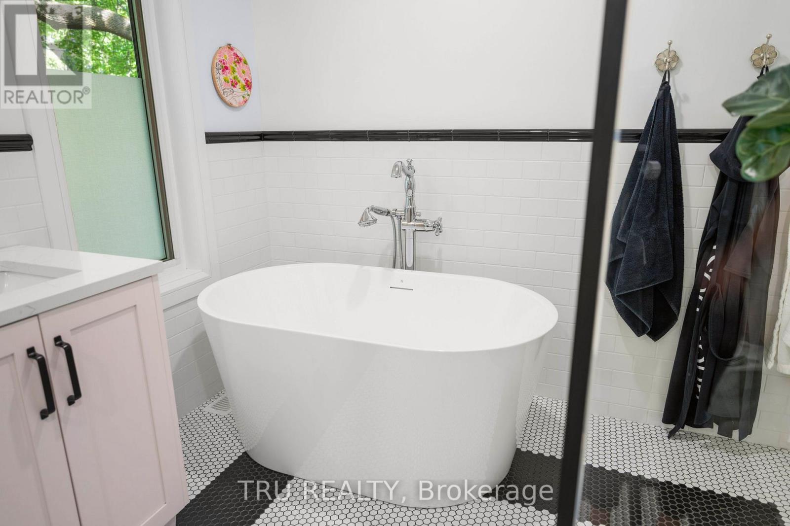 64 STEVENSON AVENUE - 27