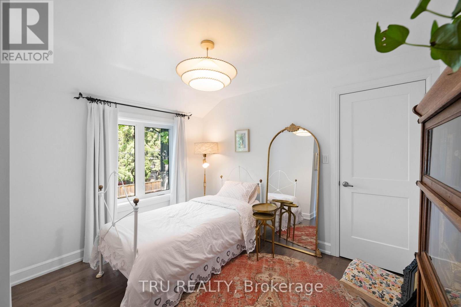 64 STEVENSON AVENUE - 32