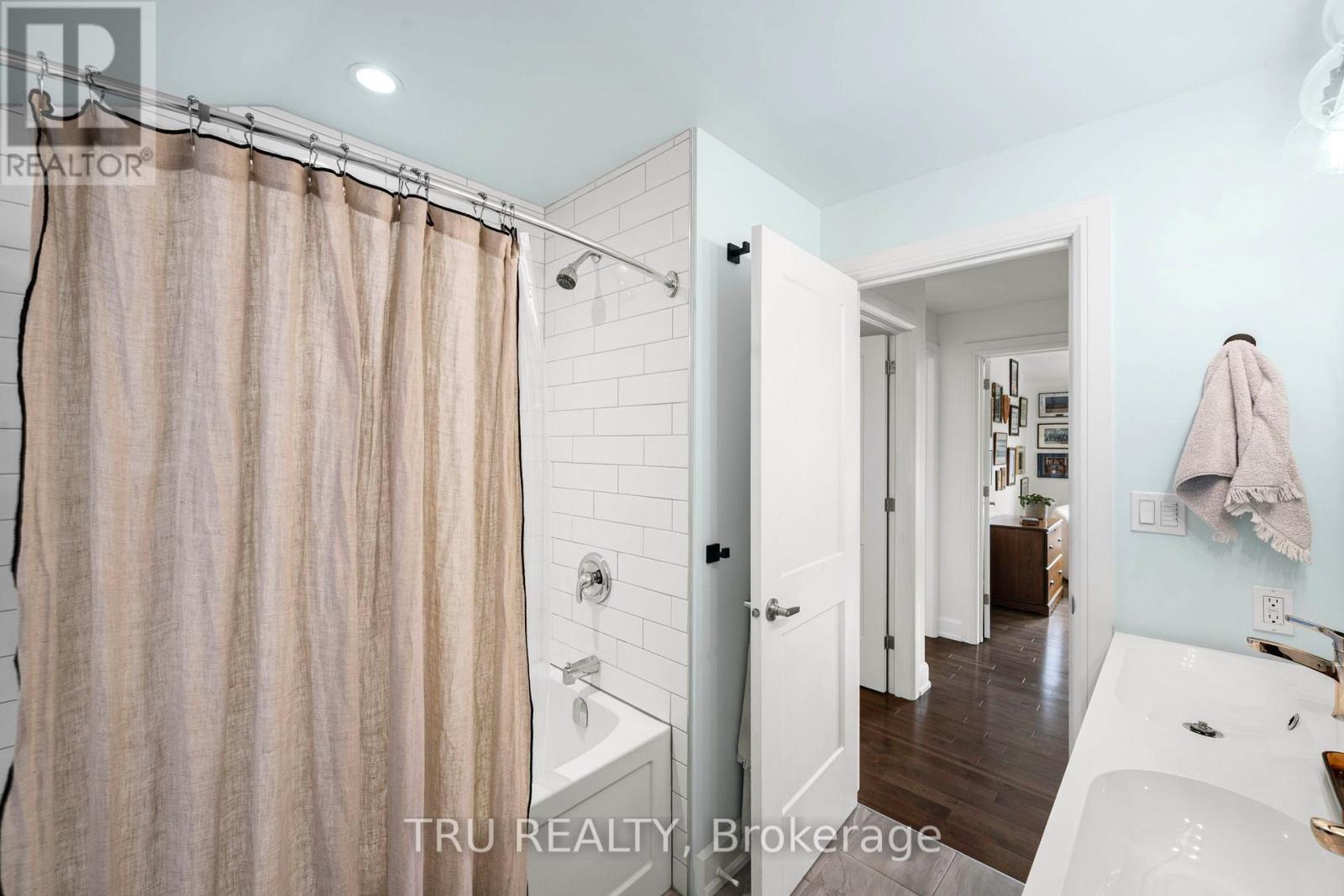 64 STEVENSON AVENUE - 35