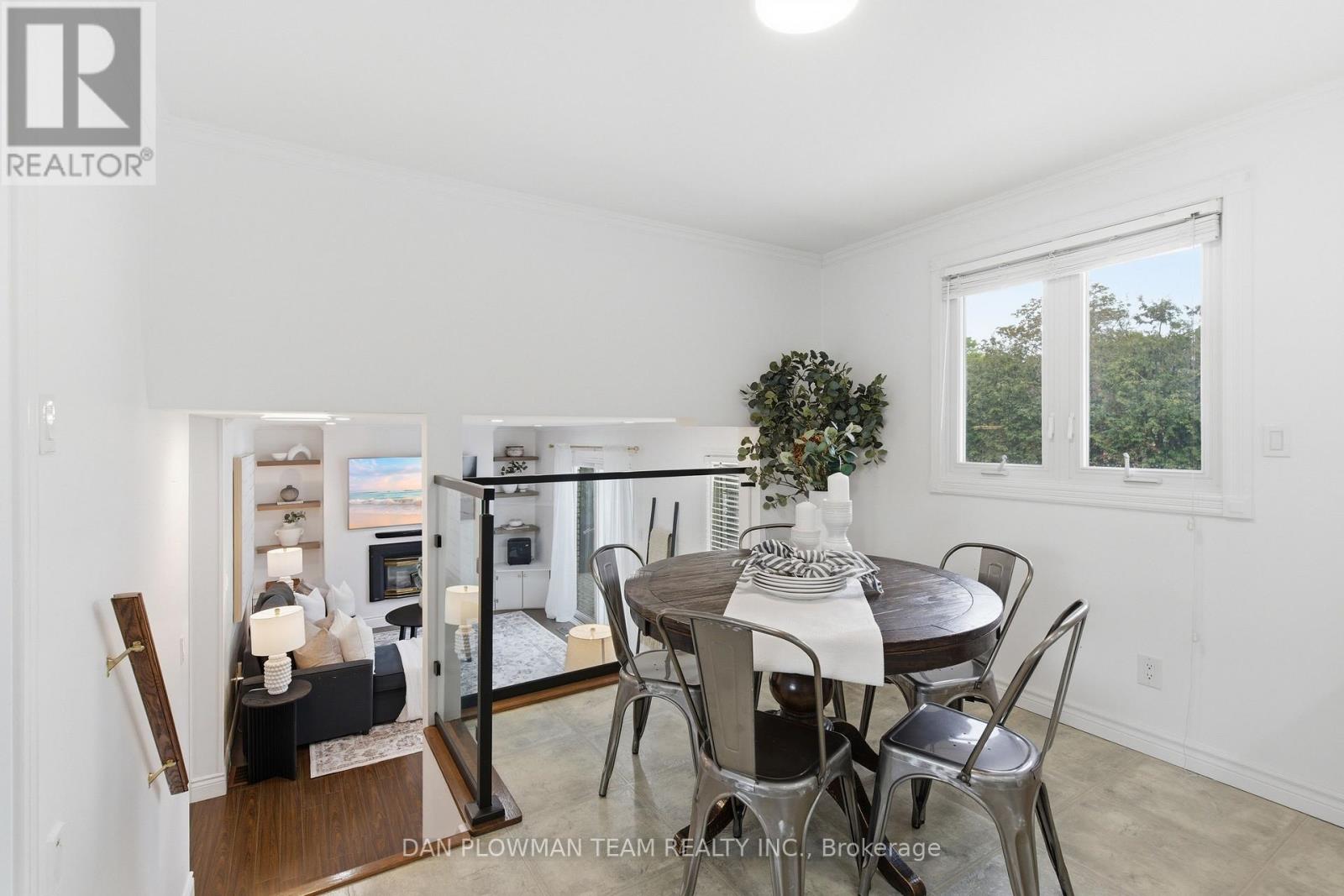 986 CENTRAL PARK BOULEVARD N - 11