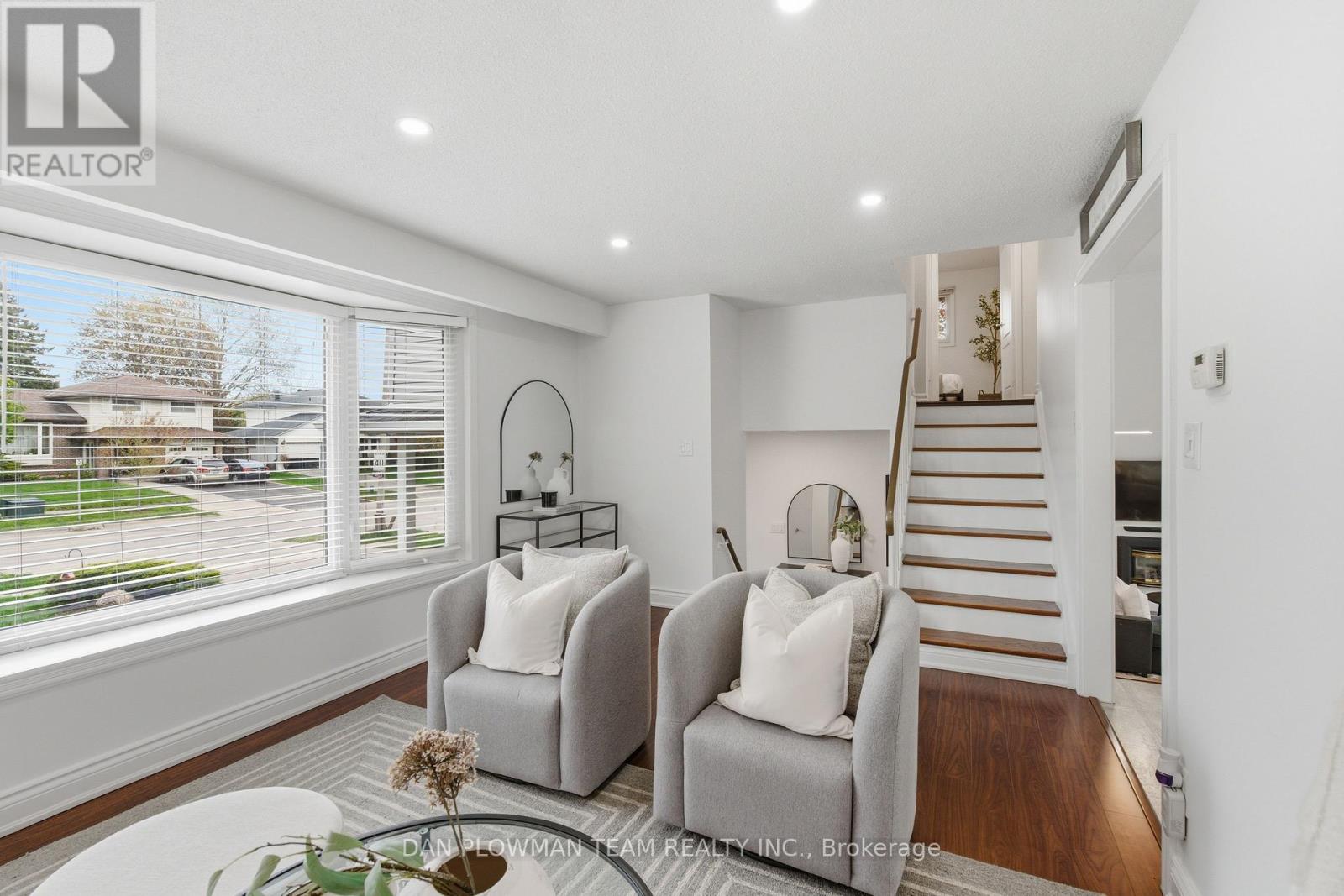986 CENTRAL PARK BOULEVARD N - 20