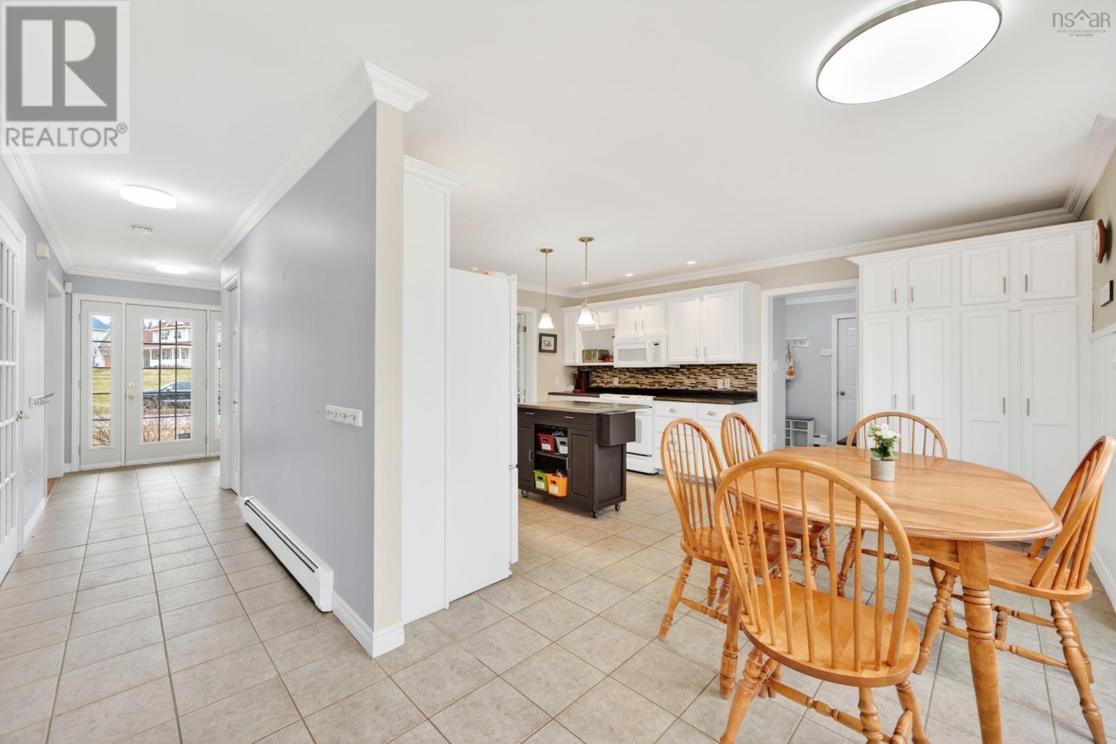 10 Amberwood Crescent Crescent - 13