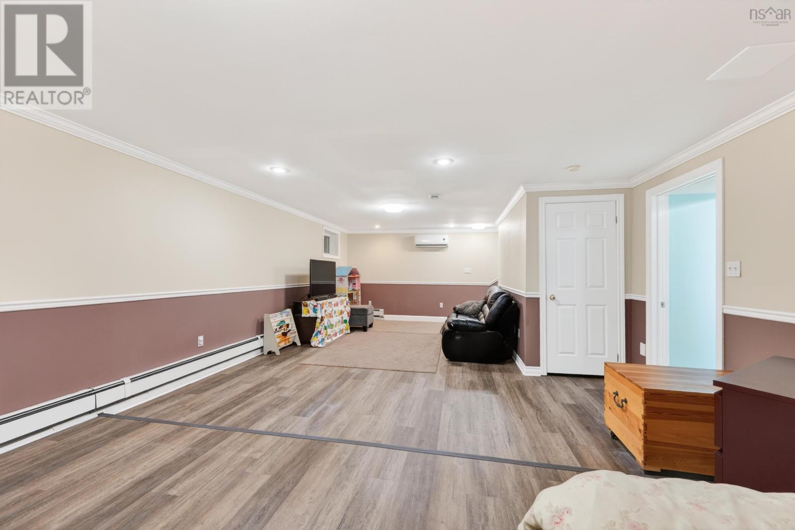 10 Amberwood Crescent Crescent - 42
