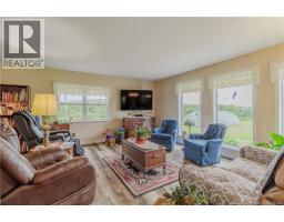 Family room - 425 Landsdowne Road, Lansdowne, NB E7L4B3 Photo 7
