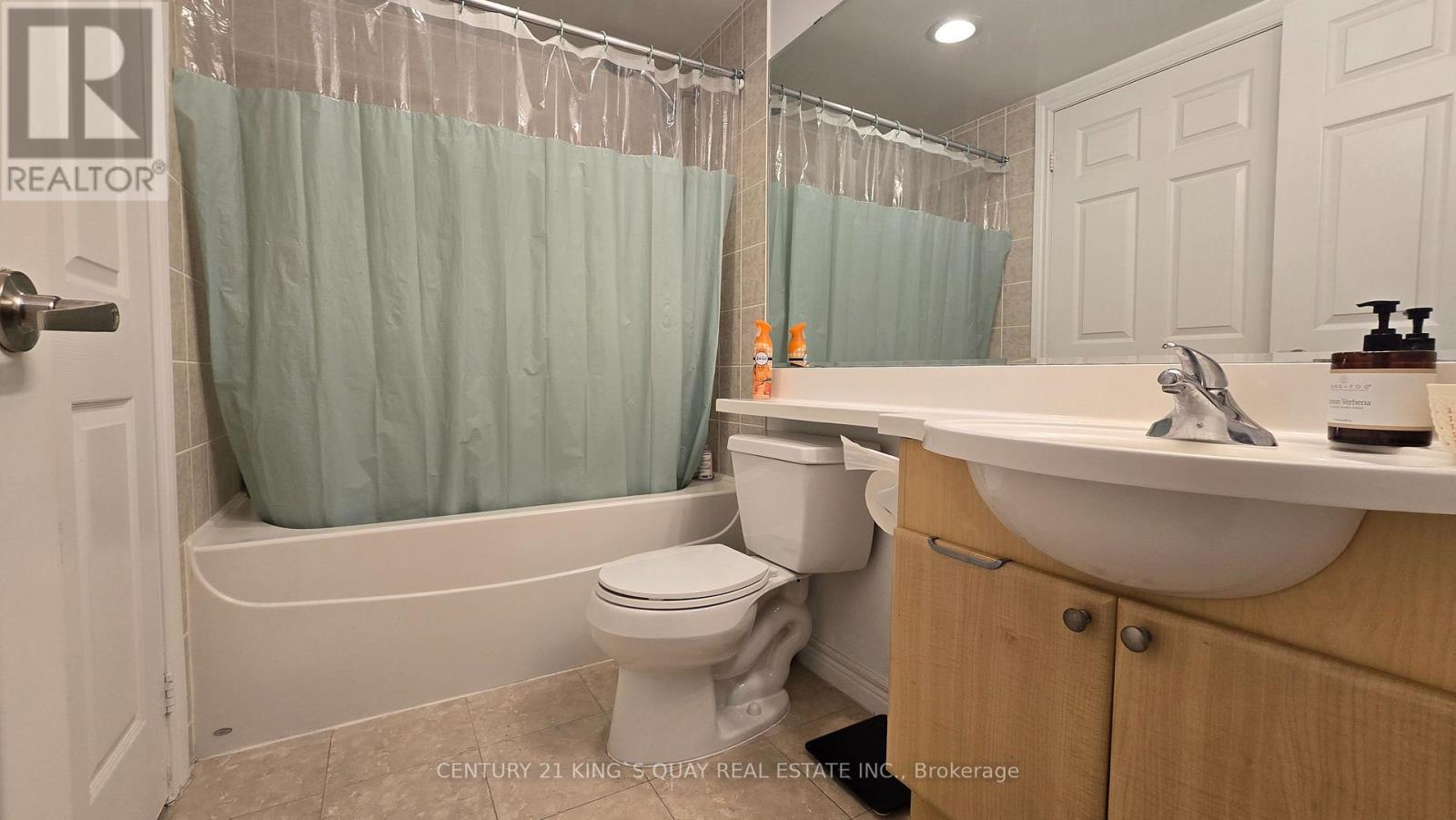 #2714 763 BAY STREET - 25