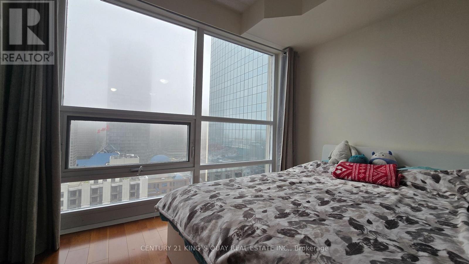 #2714 763 BAY STREET - 23