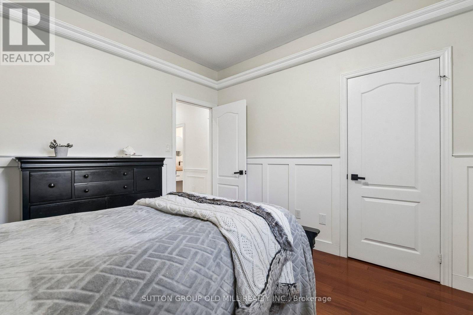 7 ROLLING MEADOW DRIVE - 22