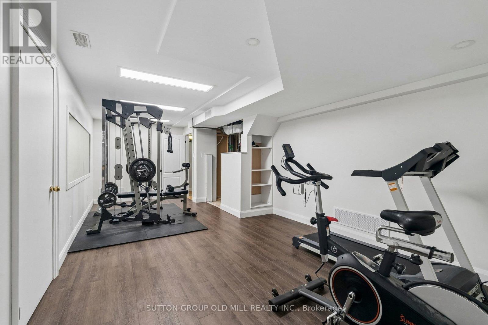 7 ROLLING MEADOW DRIVE - 37