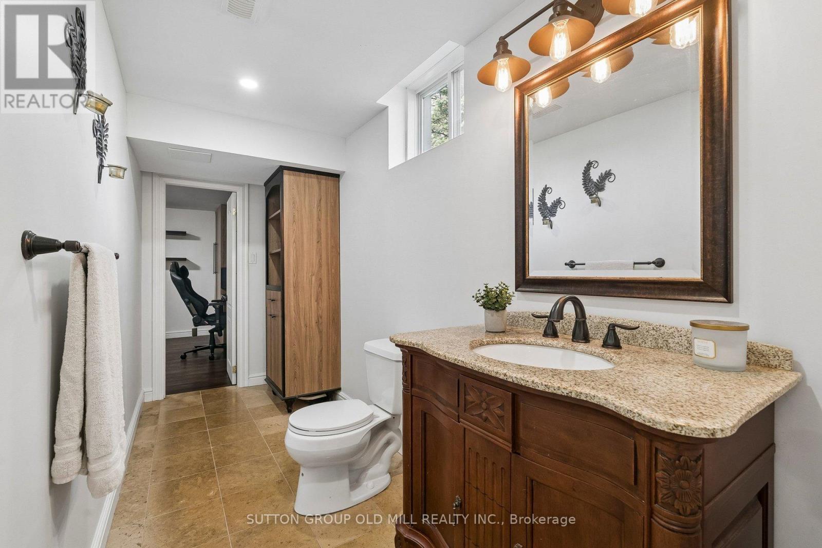 7 ROLLING MEADOW DRIVE - 39