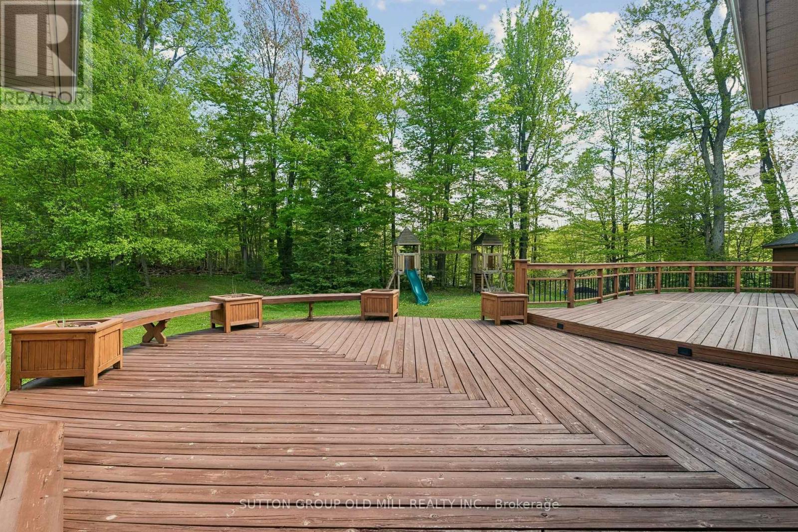 7 ROLLING MEADOW DRIVE - 42