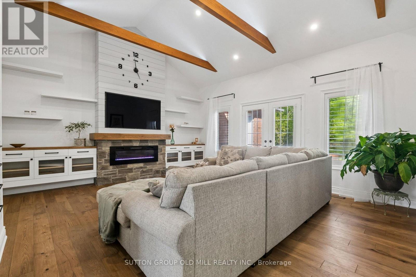 7 ROLLING MEADOW DRIVE - 14
