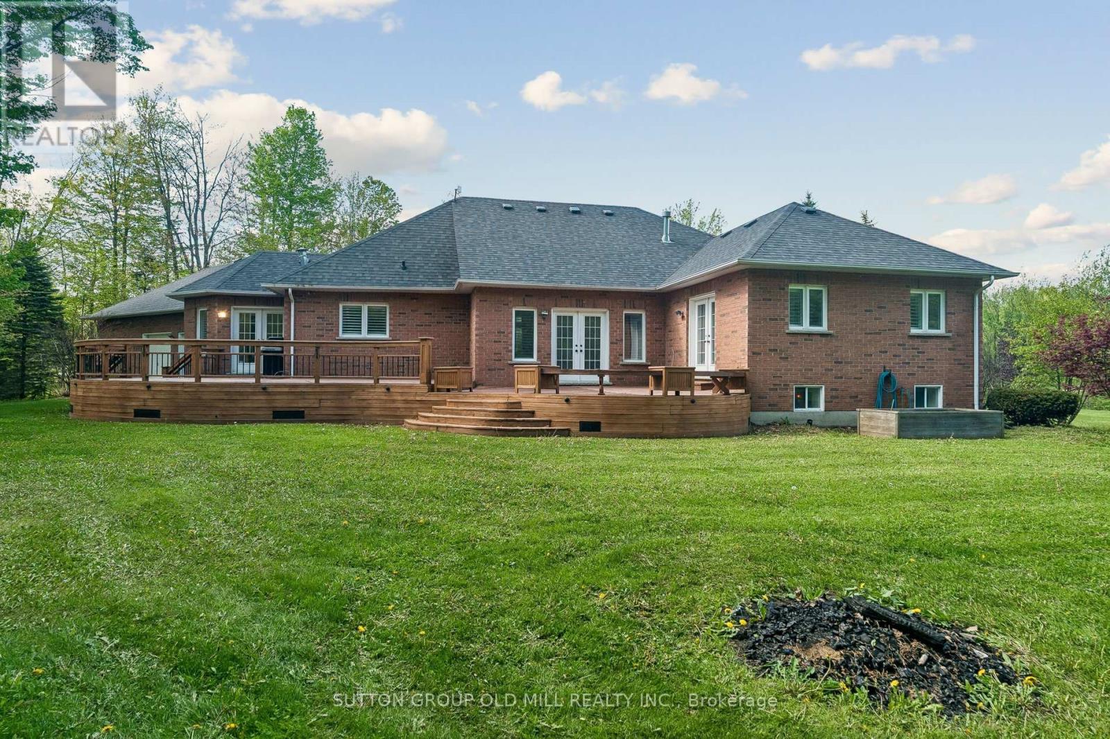 7 ROLLING MEADOW DRIVE - 48