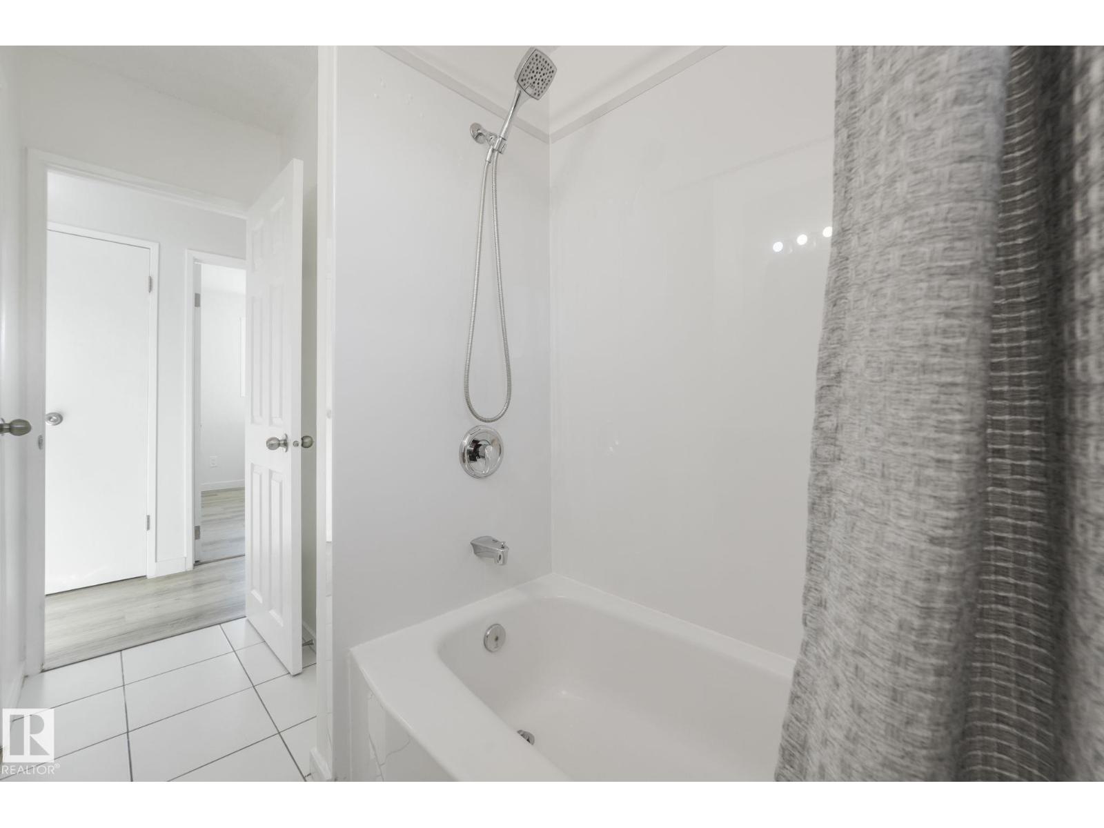 13529 69 ST NW - 17