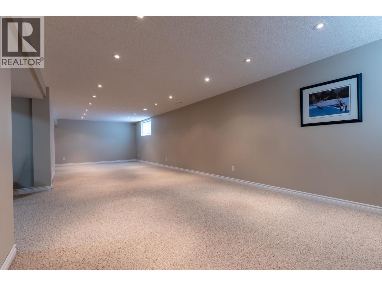 6946 CHARTWELL CRESCENT - 30