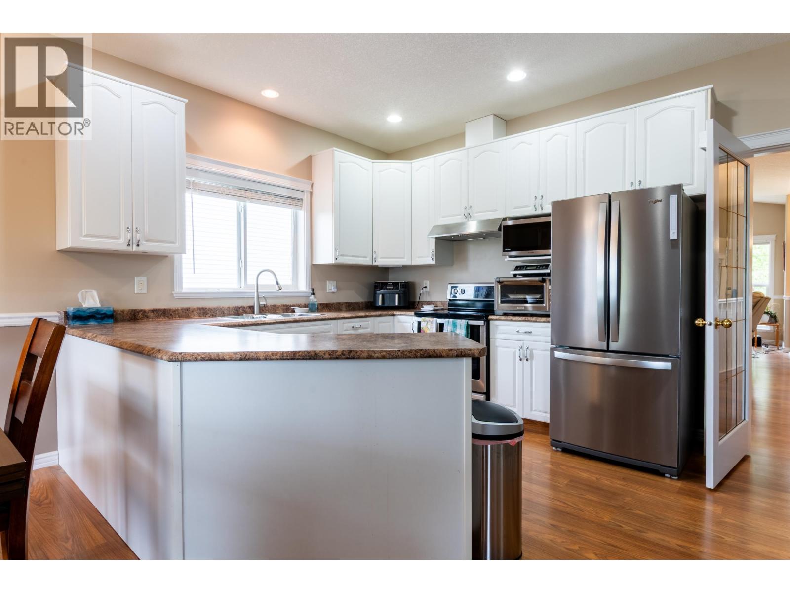 6946 CHARTWELL CRESCENT - 12