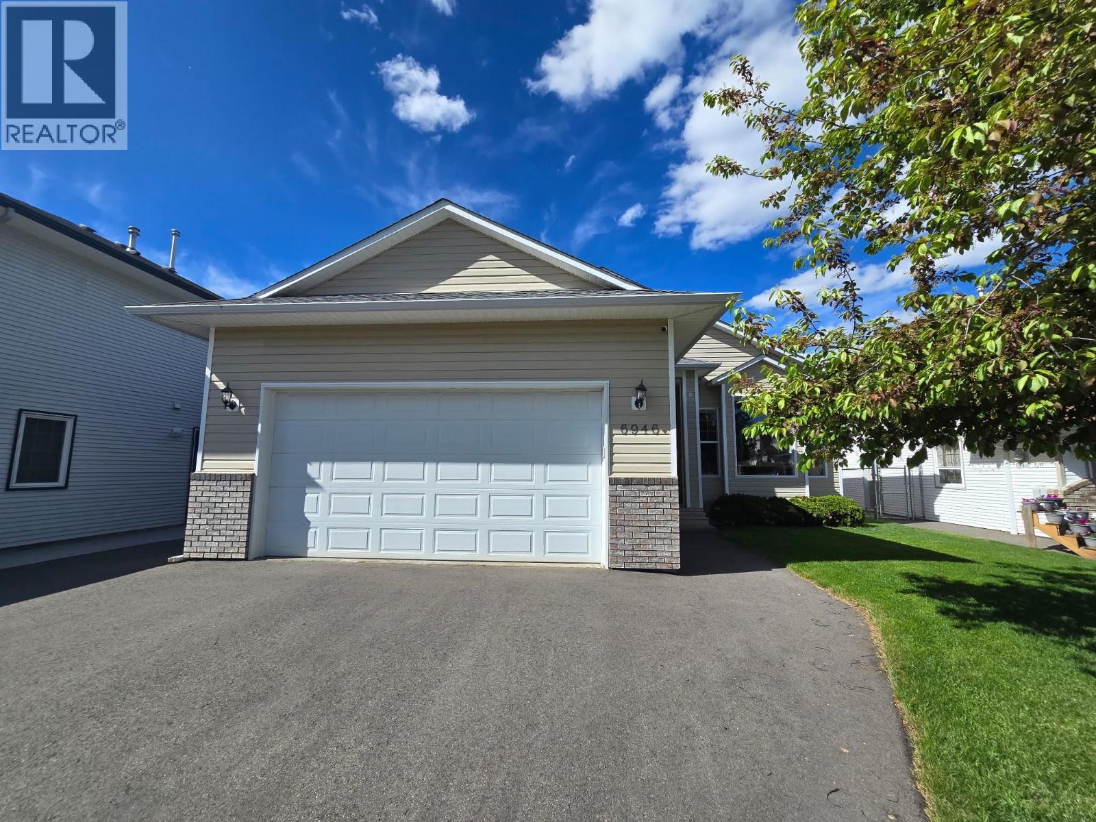 6946 CHARTWELL CRESCENT - 2