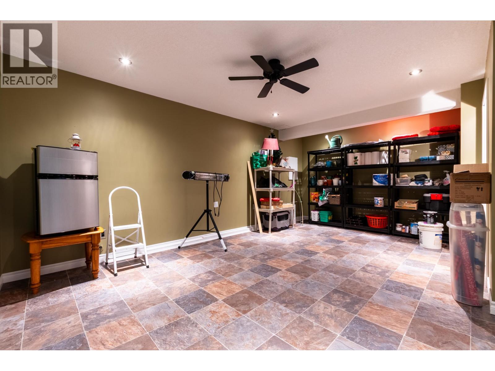 6946 CHARTWELL CRESCENT - 28