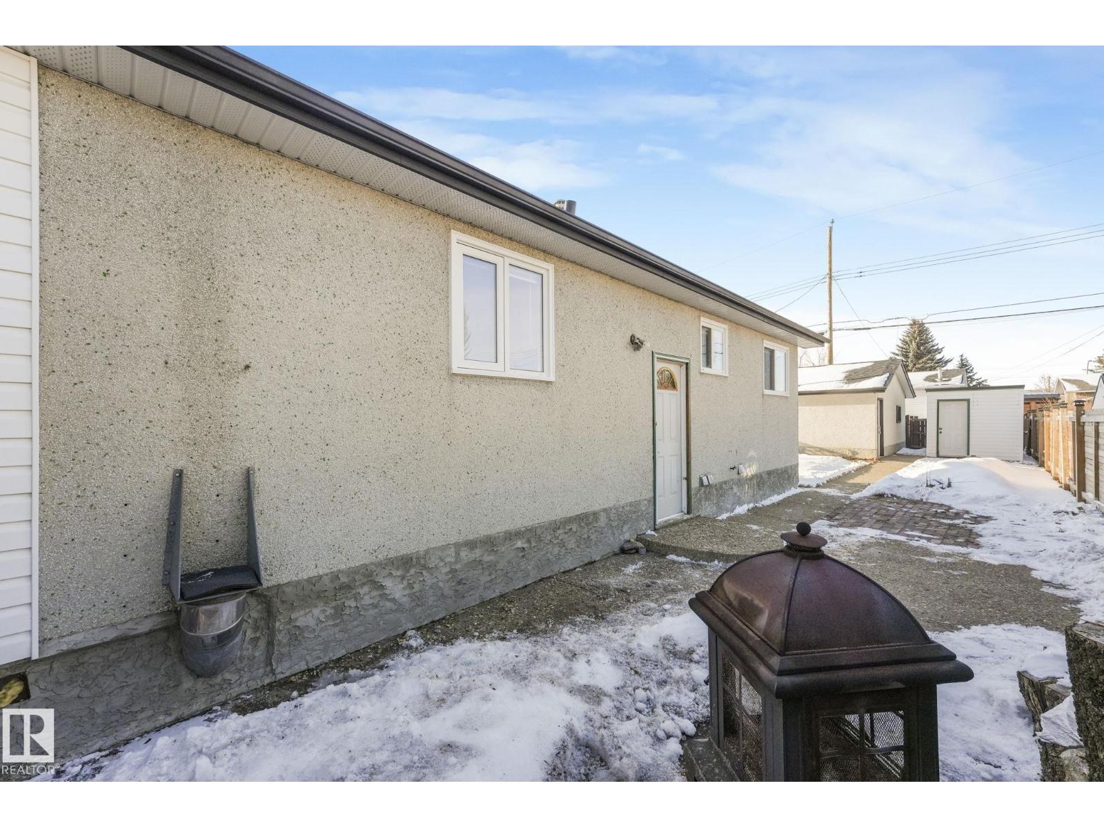 13529 69 ST NW - 32