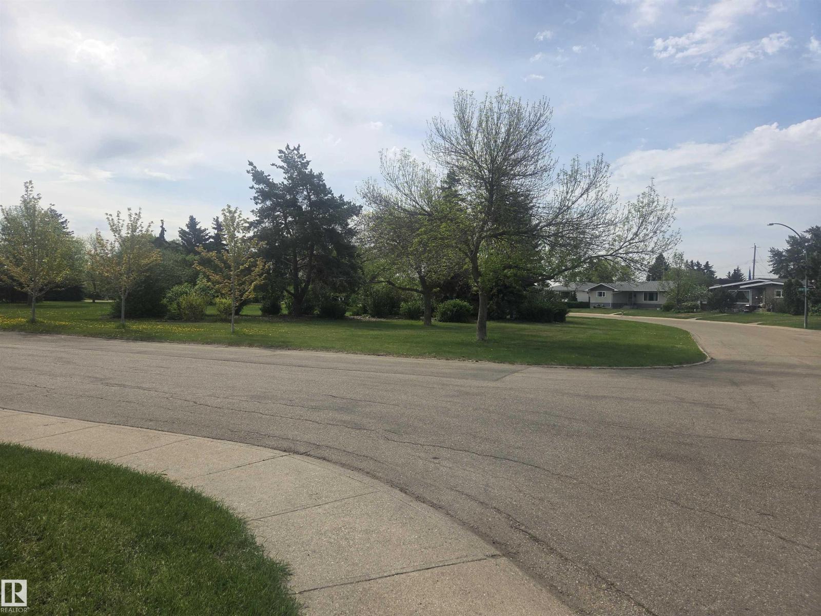 13529 69 ST NW - 36