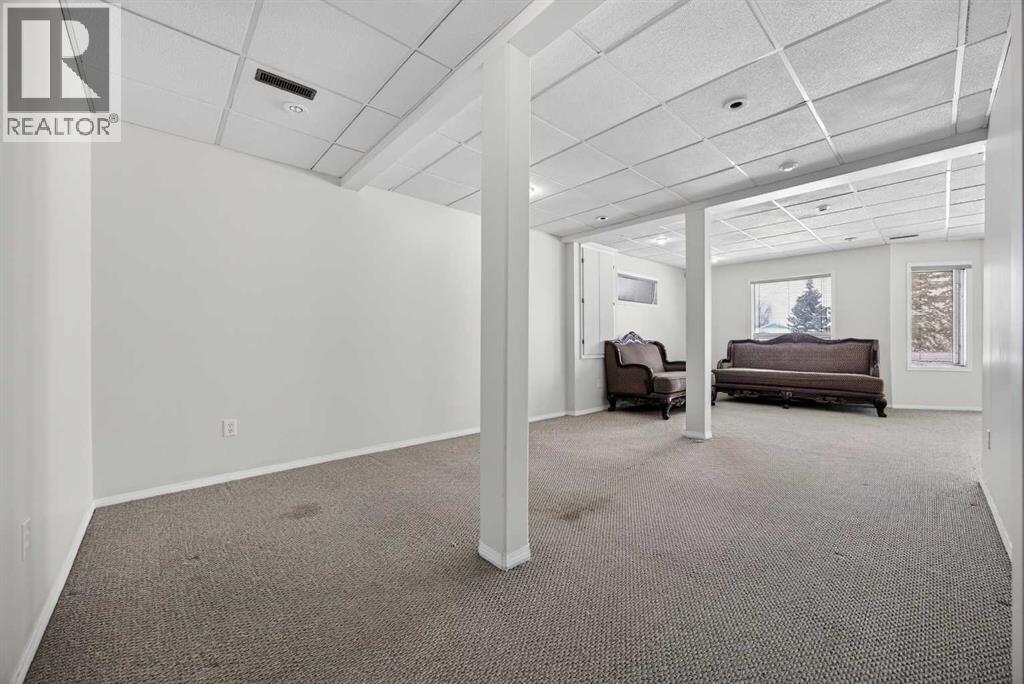 90 Hawkmount Green NW - 32