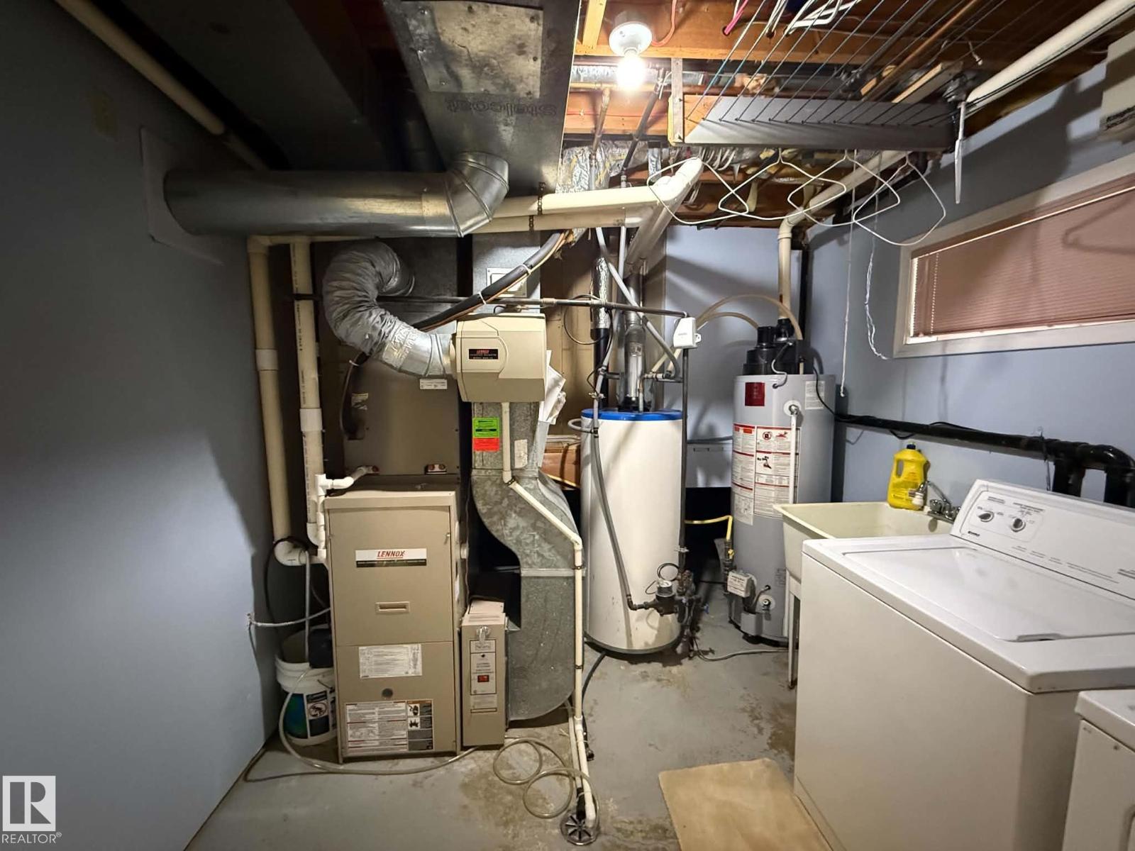2812 35 ST NW - 37