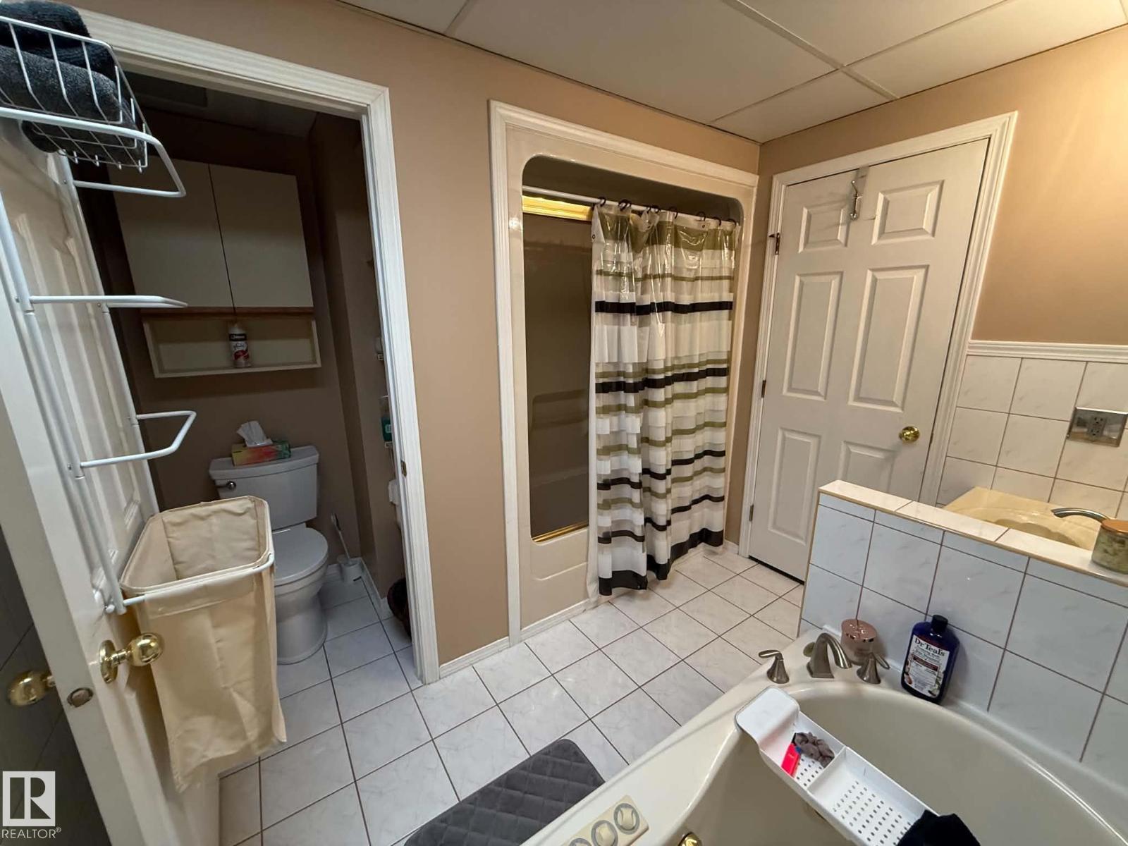 2812 35 ST NW - 25