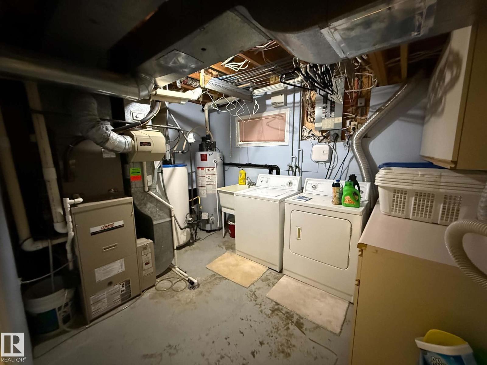 2812 35 ST NW - 39
