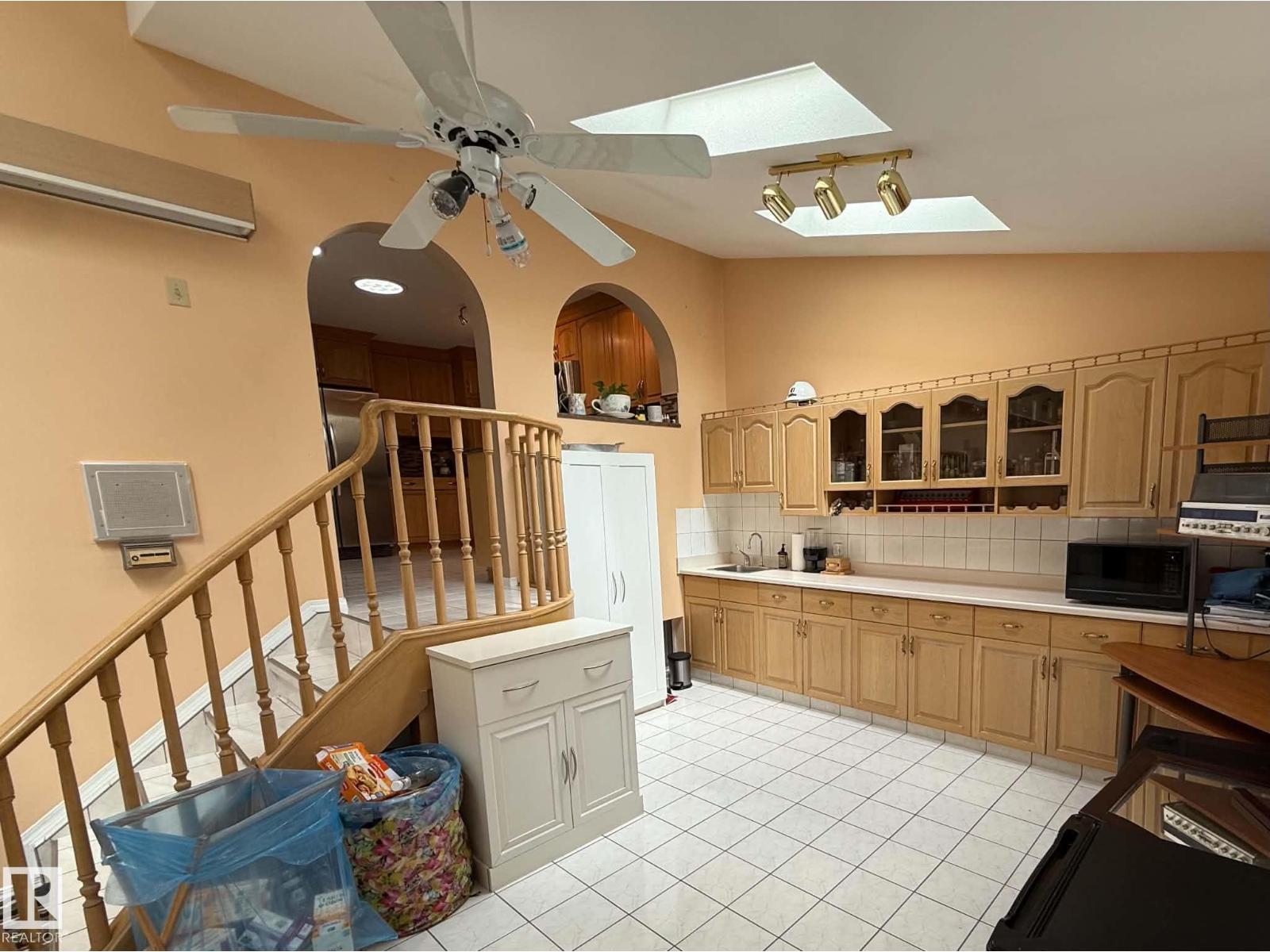 2812 35 ST NW - 43