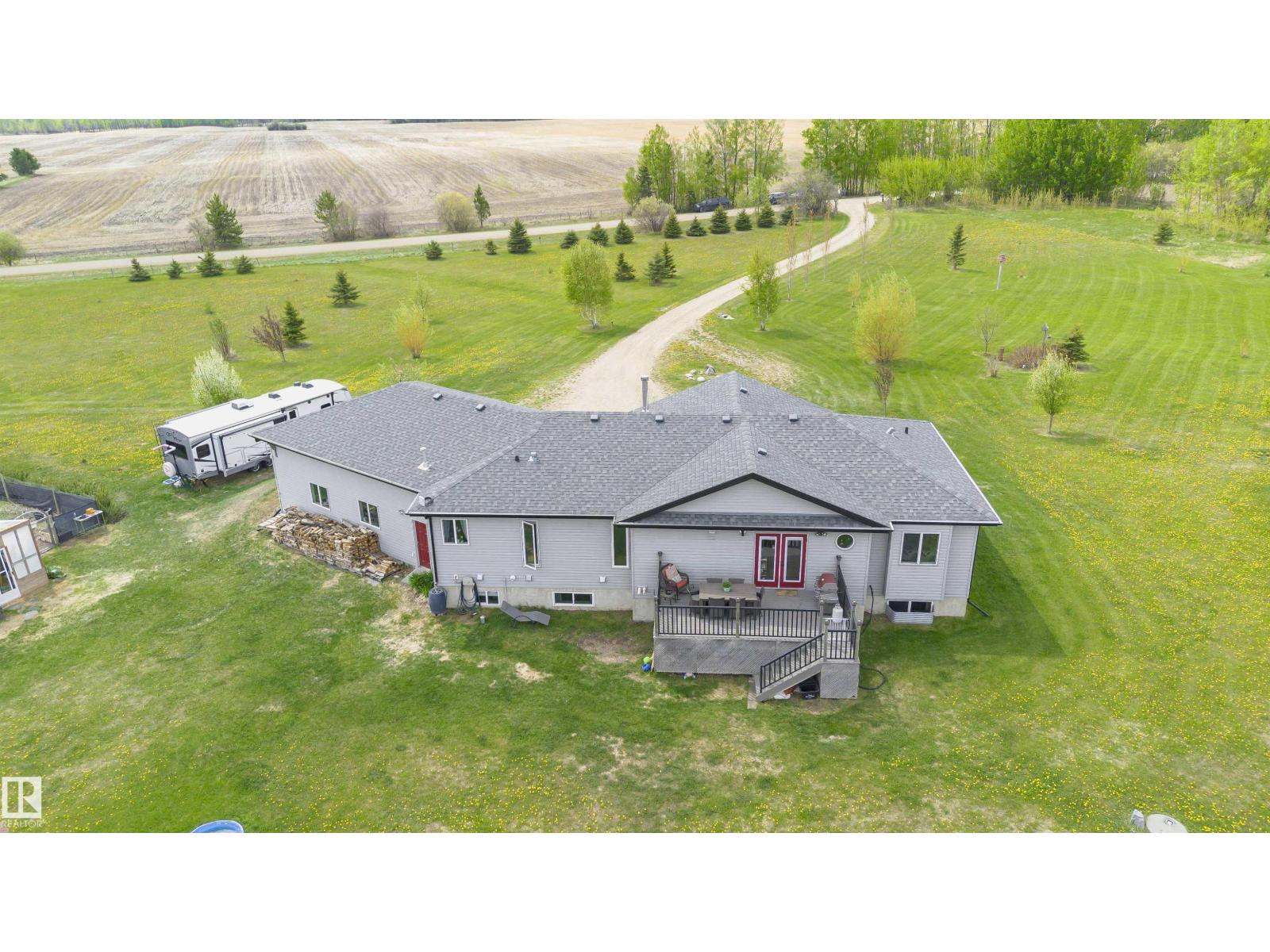 2208 TWP ROAD 534 - 56