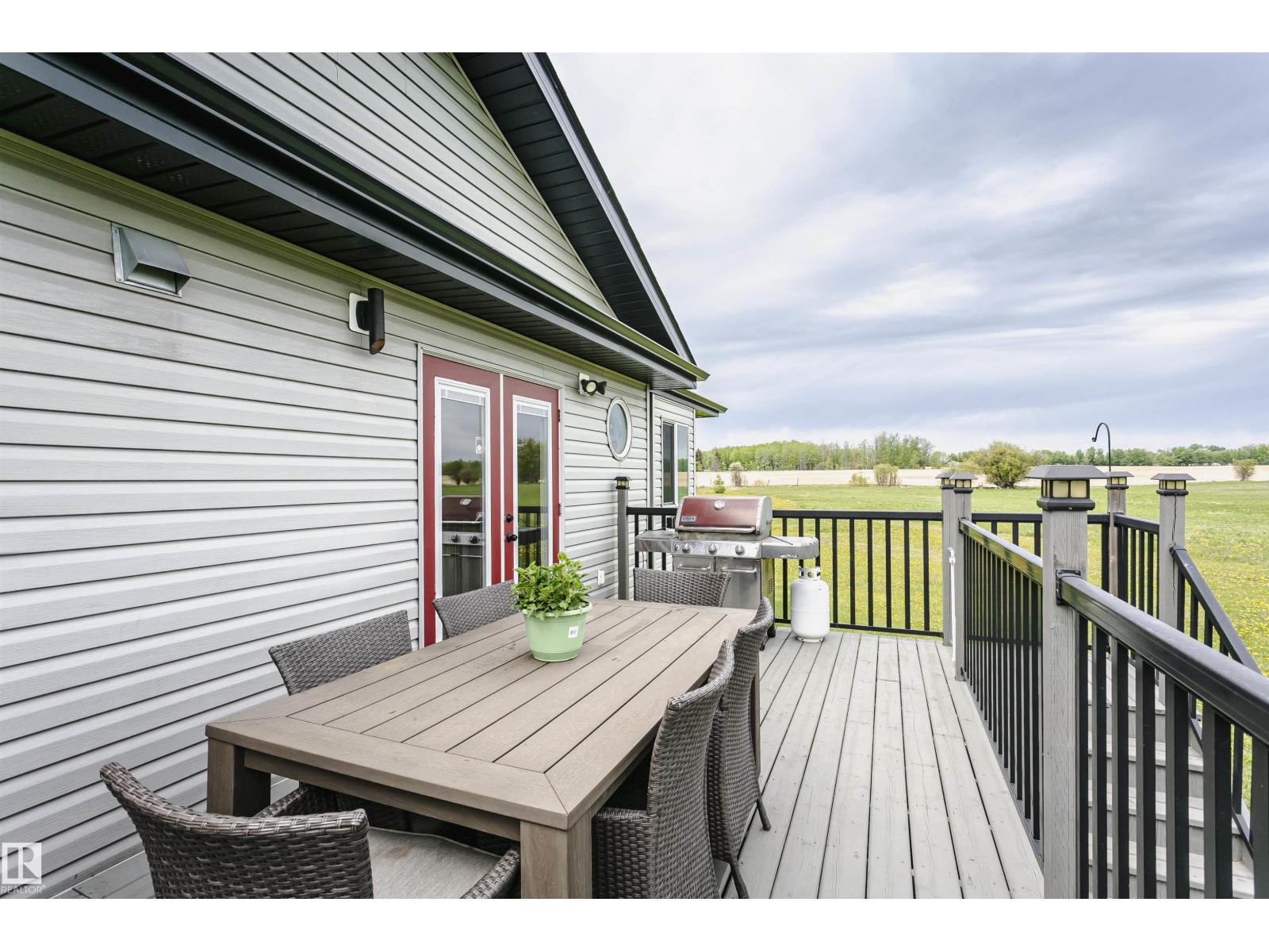 2208 TWP ROAD 534 - 69