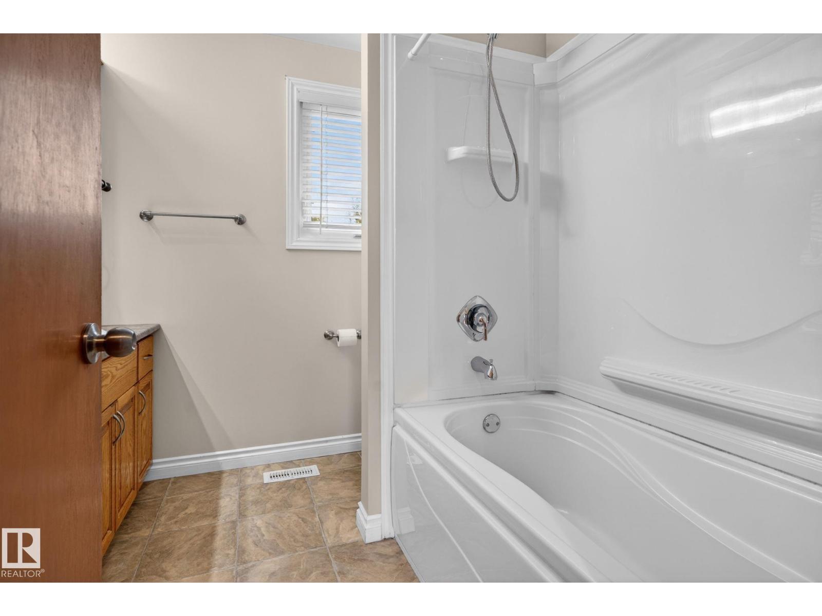 21 CYPRESS AV — photo 19