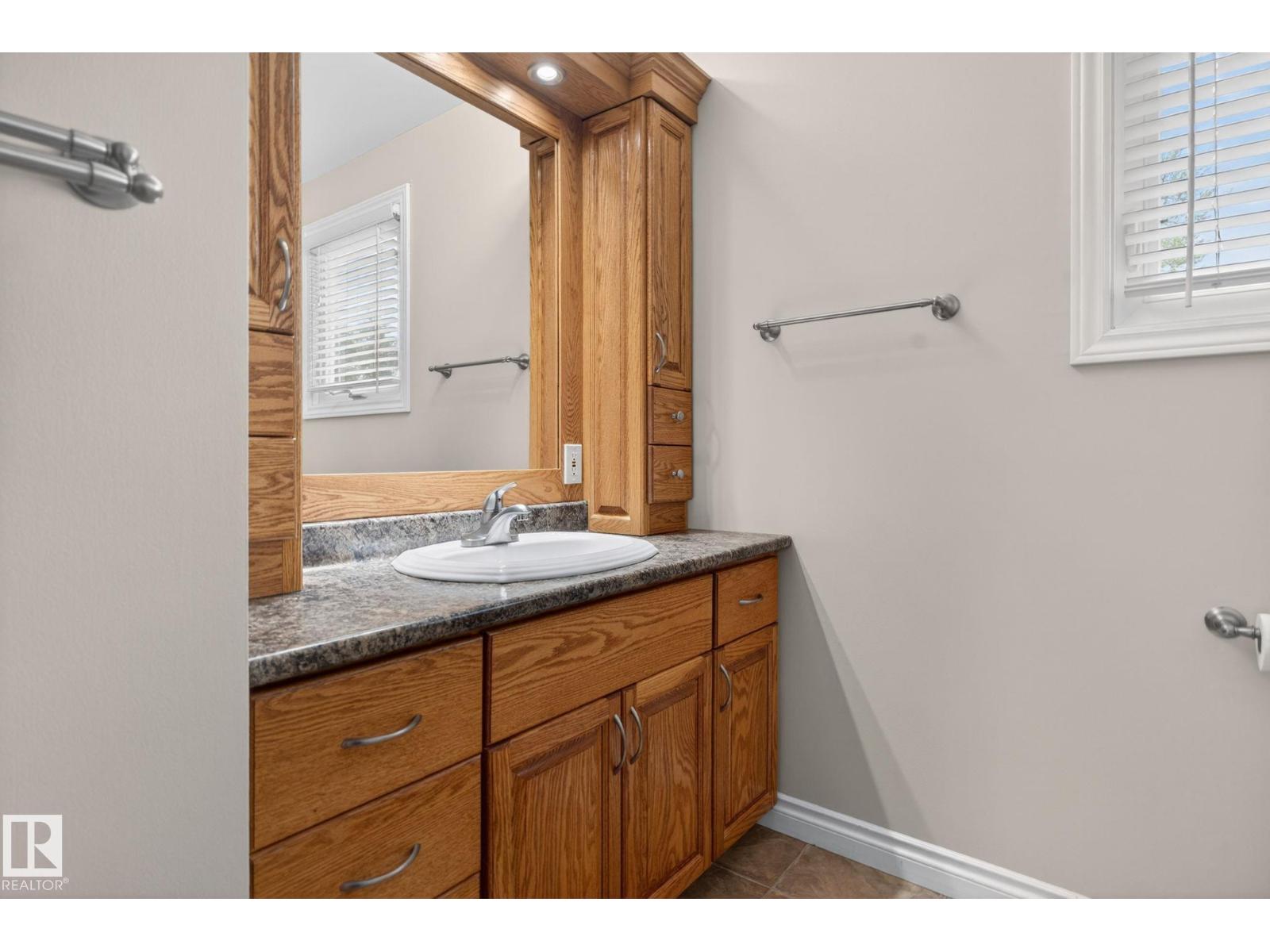 21 CYPRESS AV — photo 20