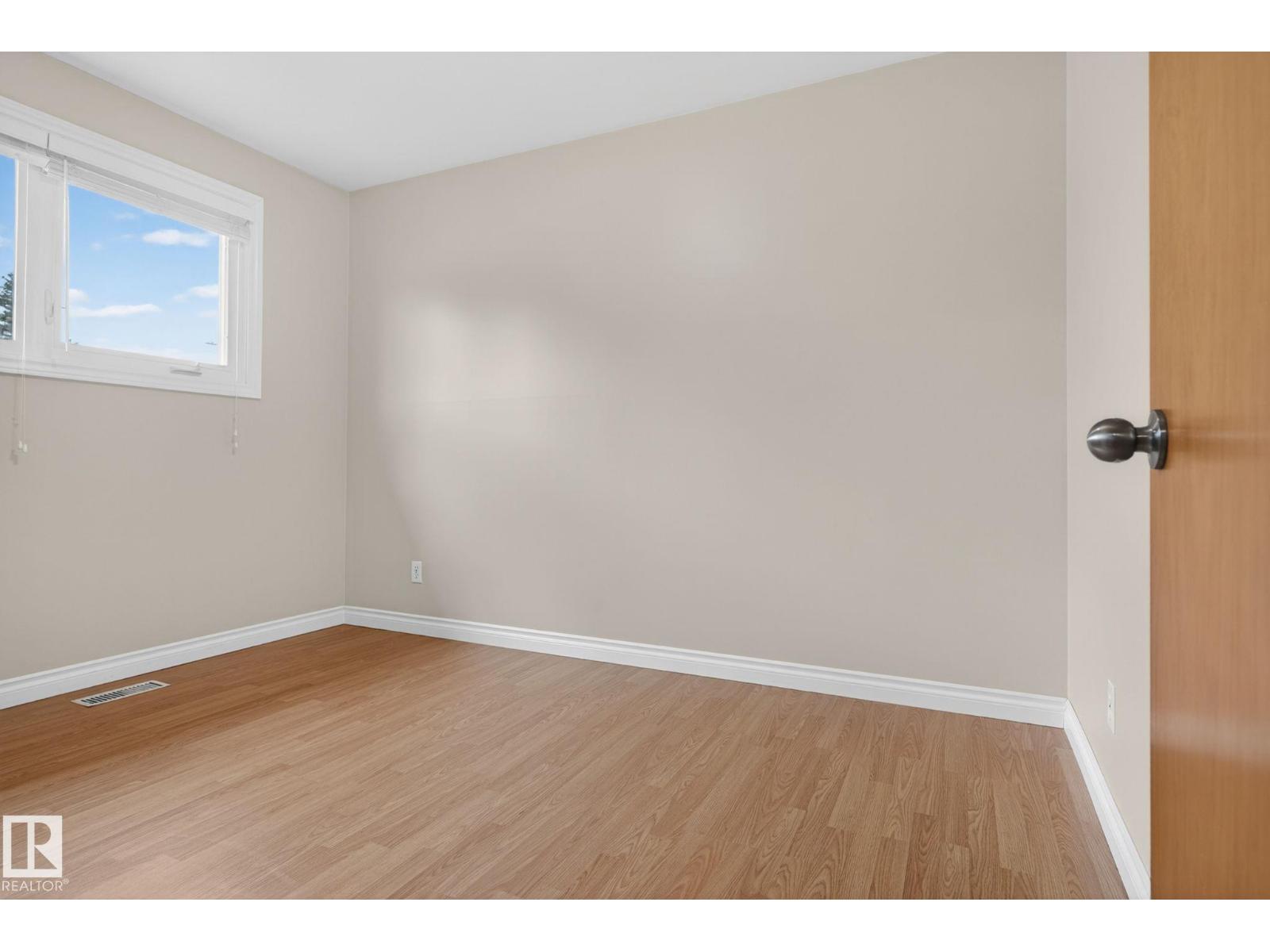 21 CYPRESS AV — photo 24