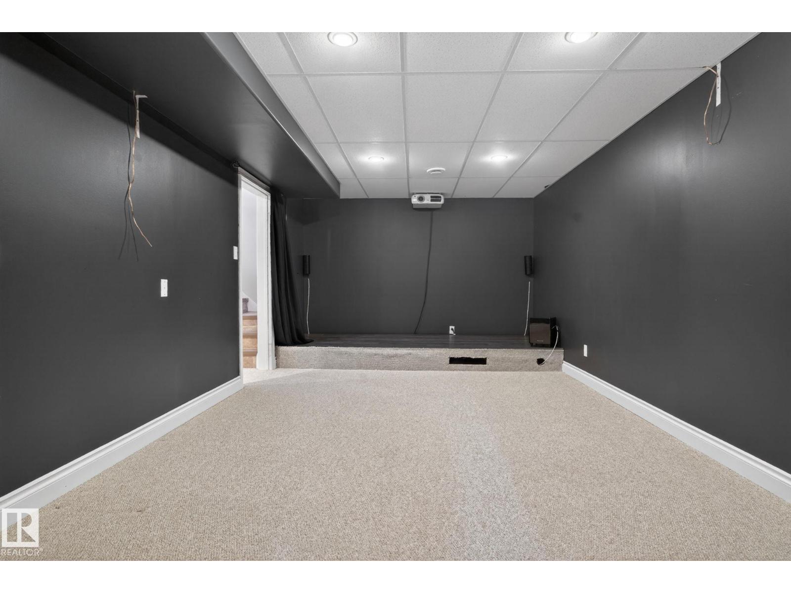 21 CYPRESS AV — photo 33