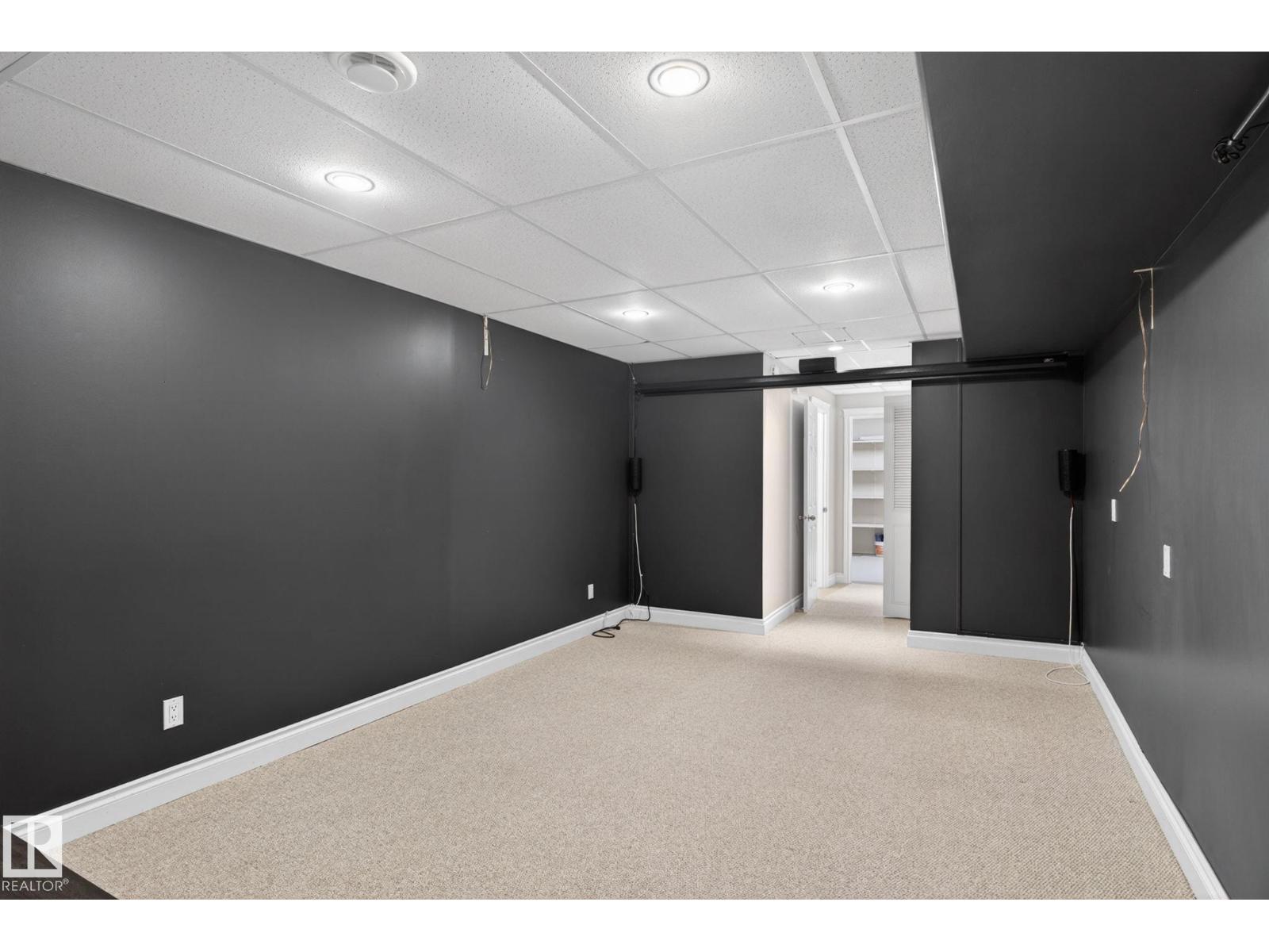 21 CYPRESS AV — photo 34