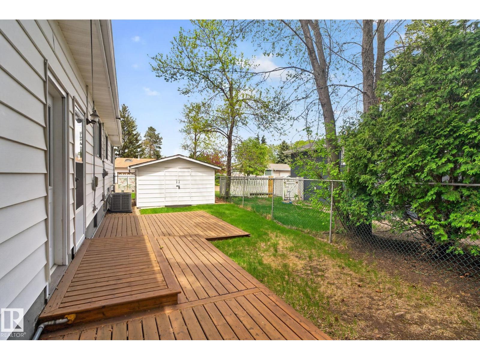 21 CYPRESS AV — photo 45