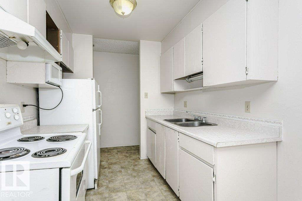 #71 11255 31 AV NW - 10