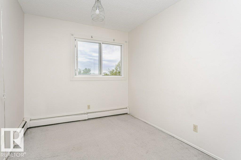 #71 11255 31 AV NW - 18