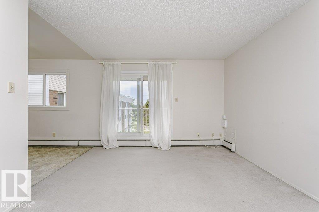 #71 11255 31 AV NW - 5