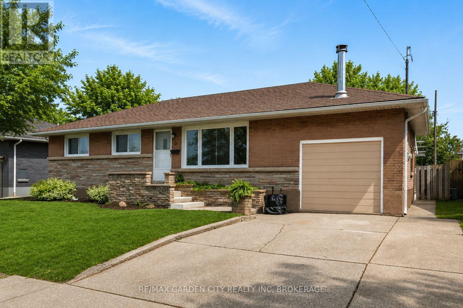 77 BALMORAL AVENUE - 41
