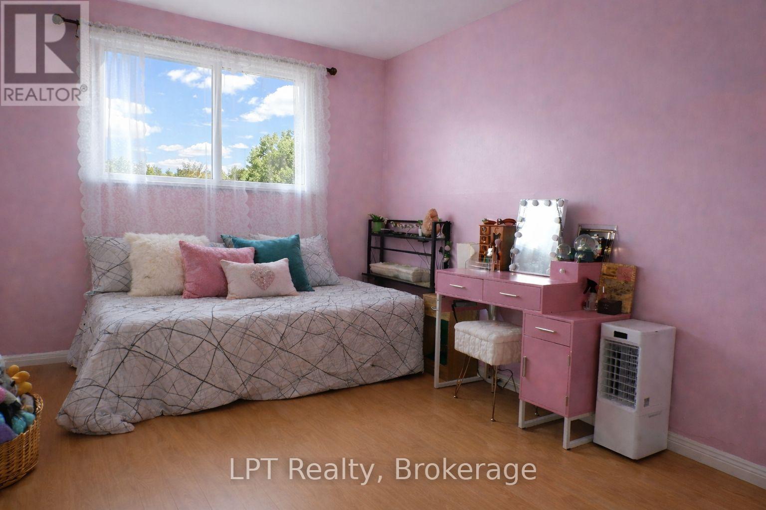 167 SINGLETON DRIVE - 11
