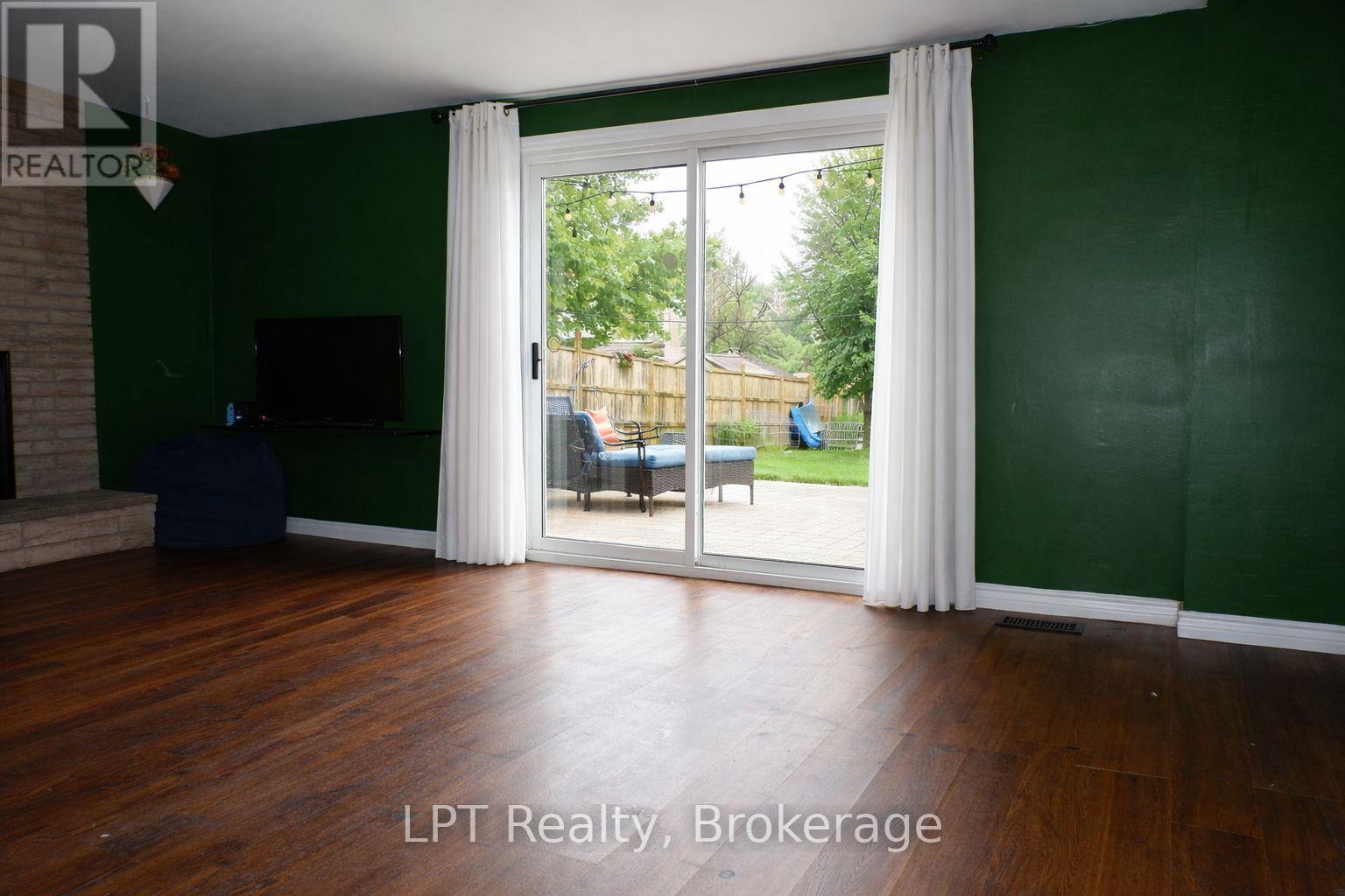 167 SINGLETON DRIVE - 7