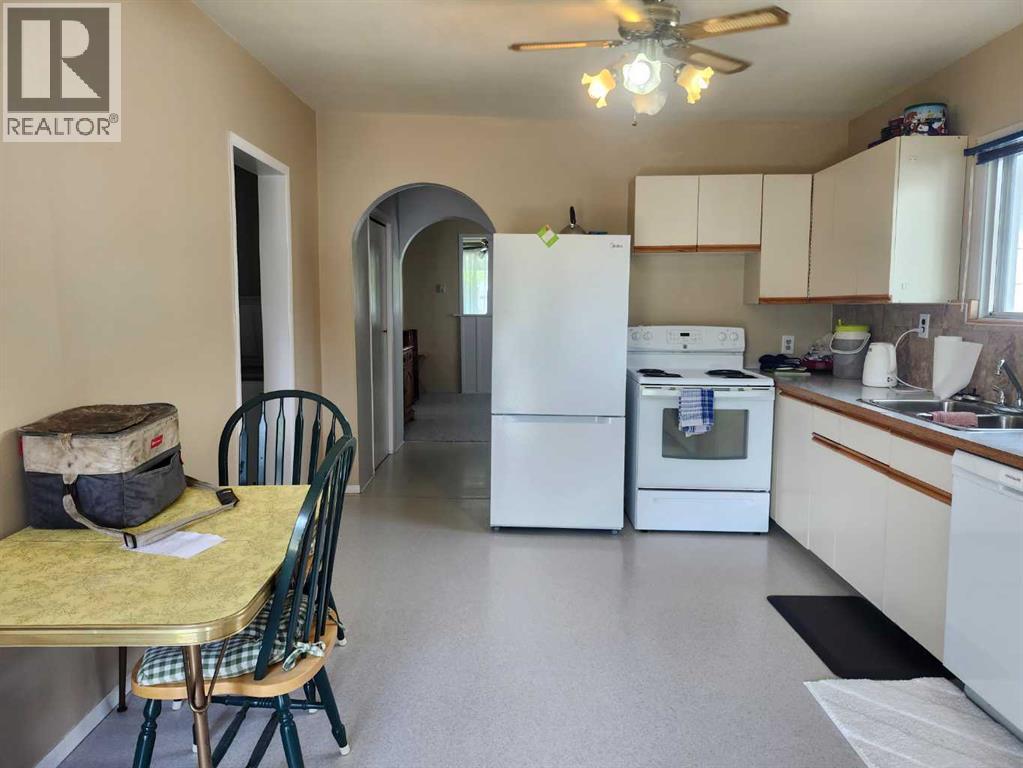 660 6 Avenue E — photo 12