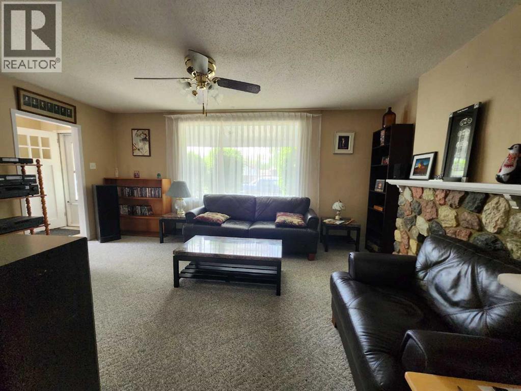 660 6 Avenue E - photo 3