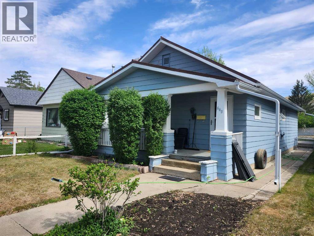 660 6 Avenue E - photo 2