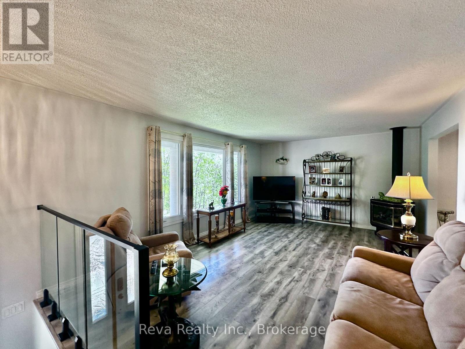 11 RIDGE ROAD - 5