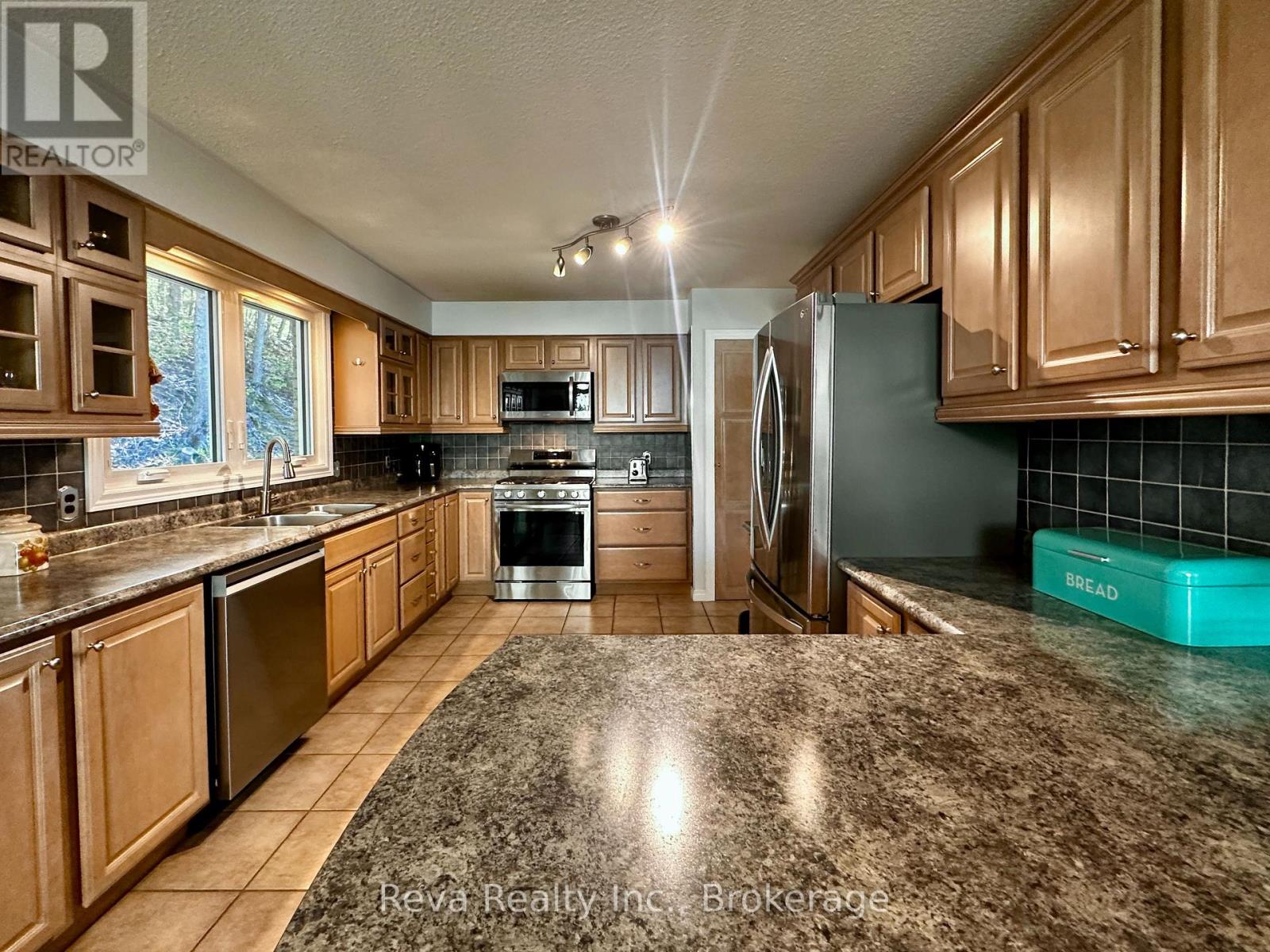 11 RIDGE ROAD - 7